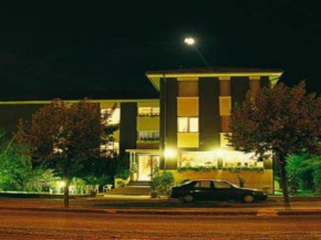 Гостиница Hotel Mini Palace - Country House  Молинелла